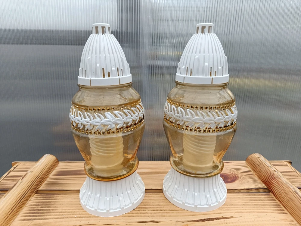 Svícen hřbitovní - krajka - zlatý 26cm sklo/plast