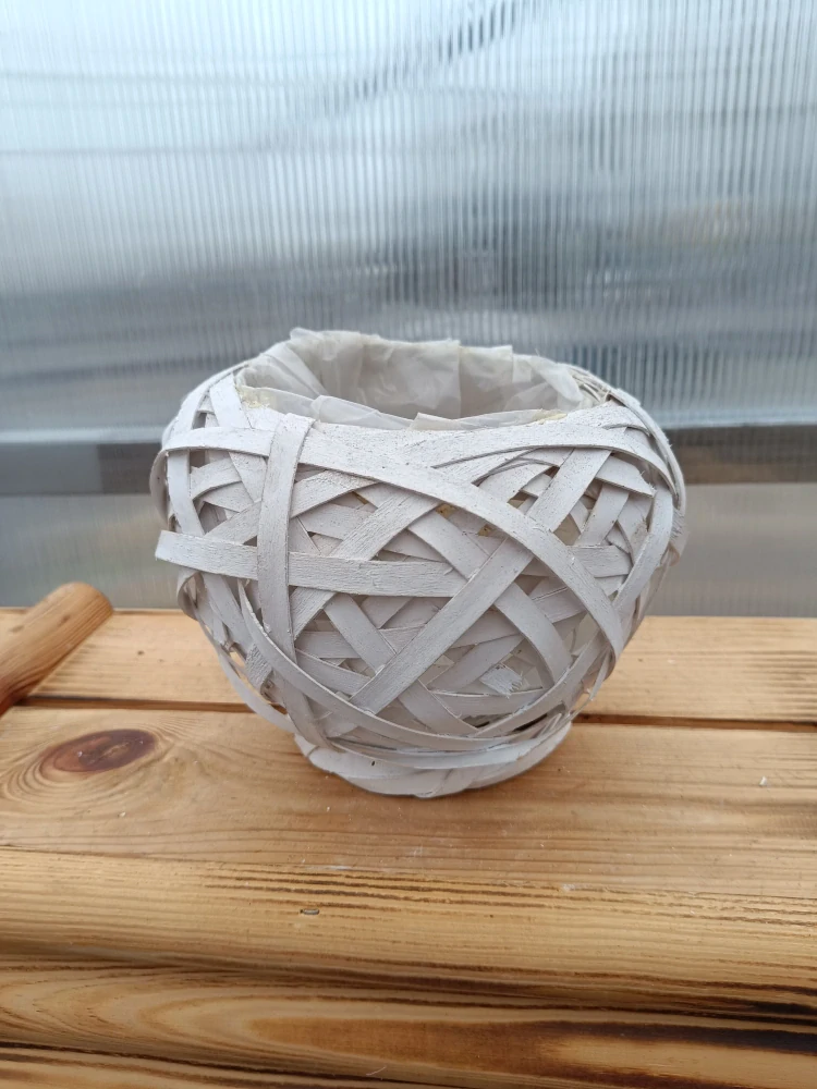 Proutěný květináč bílý 19x15cm