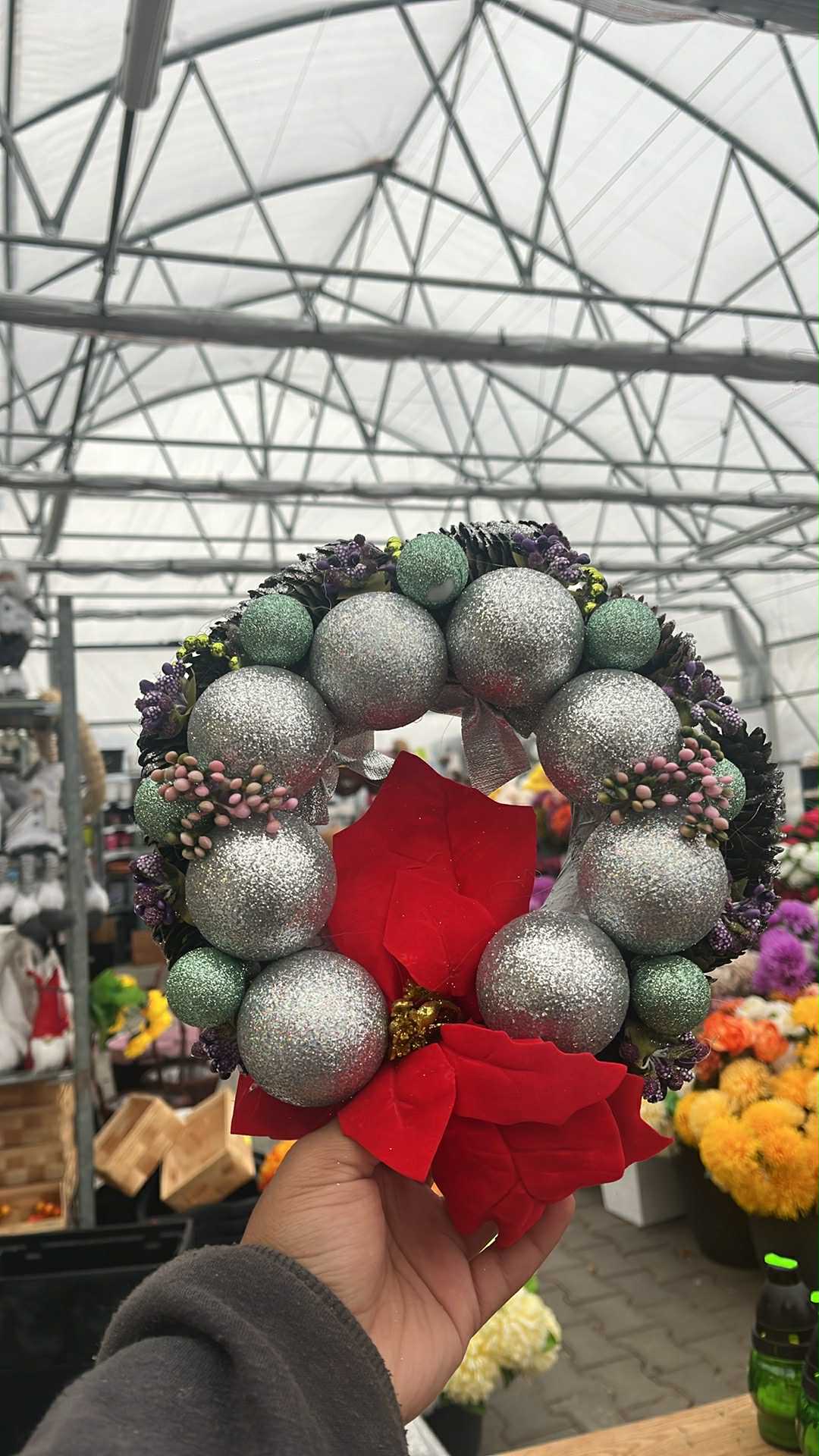 Vánoční věnec - s dekorací mix 