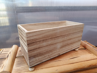 Dřevěný dekorační truhlík přírodní - obdelník na nožkách 12x28cm