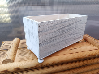 Dřevěný dekorační truhlík bílý - obdelník na nožkách 12x28cm