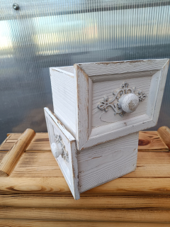 Dřevěný dekorační truhlík - šuplík bilý 17x15cm
