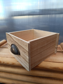 Dřevěný dekorační truhlík - šuplík přírodní 18x18cm