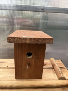 Dřevěná ptačí budka 24x23x14cm