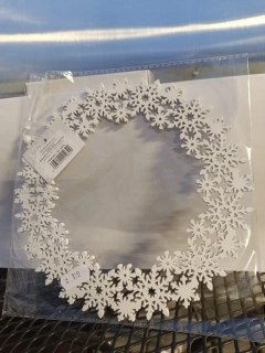 Vánoční dekorace - k zavěšení - věnec bílý - 20cm
