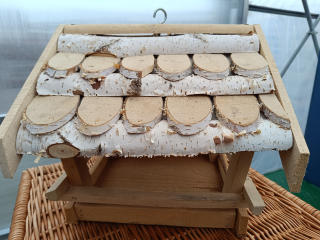 Dřevěná ptačí budka - krmítko 32x37xV30cm